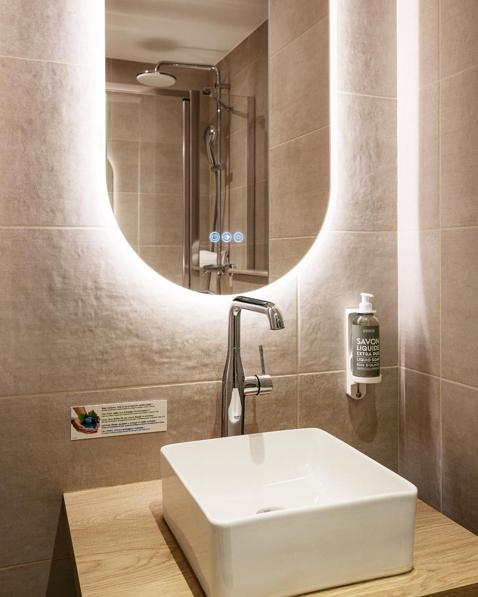 Grand Hotel Lille Bagian luar foto